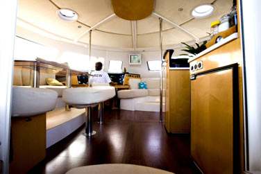 A partir de mars 2016, naviguez sur le tout rcent Lagoon 620