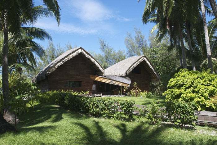 Extrieur des bungalows plage, dissmins dans les jardins tropicaux