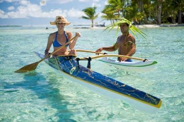 Balade sur le lagon en pirogue polynsienne...