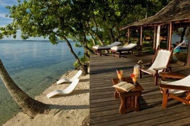 Des moments de dtente vous attendent sur votre terrasse face au lagon...