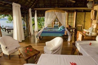 La chambre spacieuse et lumineuse