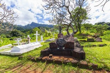 Mais aussi la tombe de Paul Gauguin !