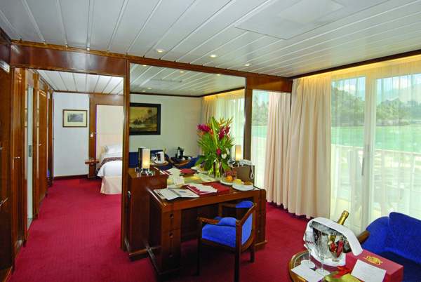 Suite Armateur OS 701
 Cabine 30m2 + Balcon et Vranda 18m2
 Baignoire et Douche Spares + Dressing + Service Majordome