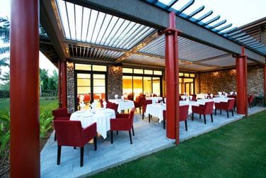 Une cuisine internationale et polynsienne est servie