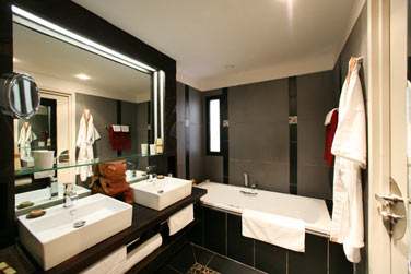 La salle de bain de la Suite jardin