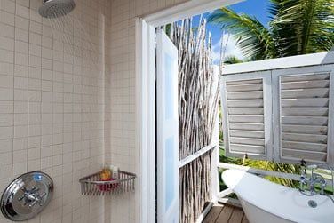 Salle de bain de la Suite Premium Front de mer
