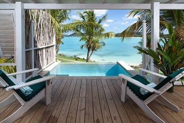 Balcon et piscine de la Suite premium Front de mer