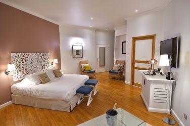 Les Suites Junior sont spacieuses et disposent d'une grande terrasse