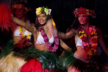 Vous rencontrerez les si belles vahins et leurs merveilleuses danses Polynsiennes !