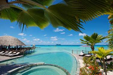 Bord par le plus grand lagon de Polynsie