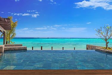 La piscine prive de la villa