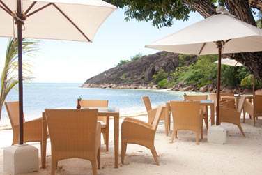 La plage en contre bas de l'htel Archipel