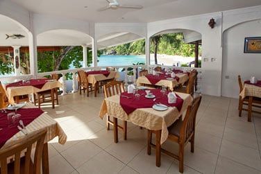 Vous dgusterez une cuisine locale ainsi que des spcialits de fruits de mer