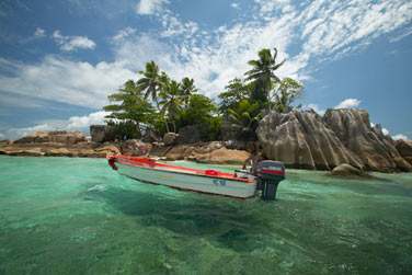 et ses excellents spots de snorkeling (l'let Saint-Pierre fait face  l'htel)