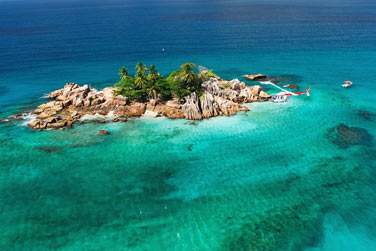 Voici une luxueuse escapade dans deux des les principales de l'archipel des Seychelles.