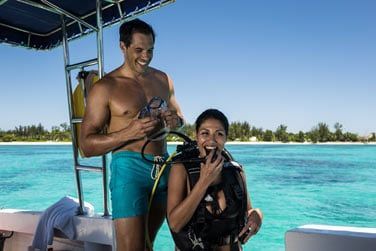 Venez dcouvrir le centre de plonge bouteilles PADI et partez nager parmi les poissons !
