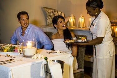 Dnez en intrieur au restaurant..