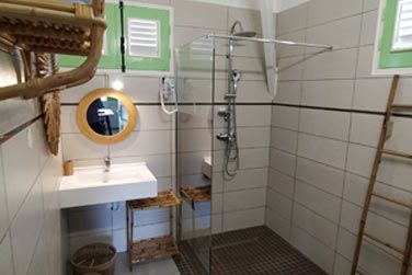 Et une salle de bain