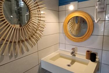 Dcoration pure et moderne au sein de la villa bleu