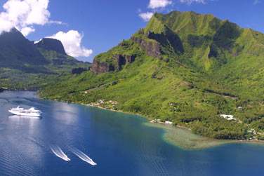 Votre priple continuera du ct de Moorea ...