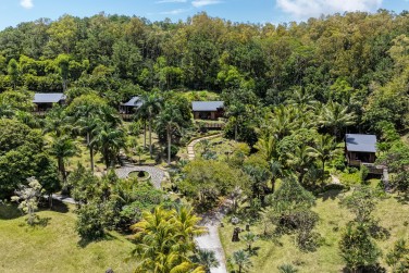 Des villas �l�gantes dissimul�es dans la nature