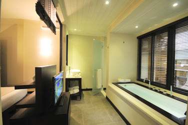 et possdent une baignoire