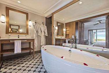 La salle de bain de la chambre Premium front de mer