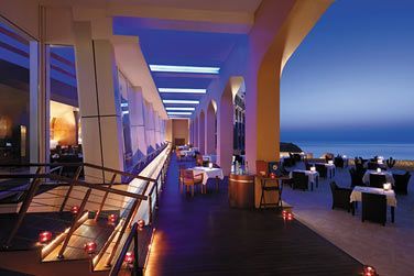 Dcouvrez les saveurs de la cuisine gastronomique tout en admirant la vue sur la mer