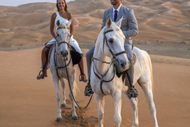 Offrez vous une promenade  cheval en amoureux dans le dsert d'Abu Dhabi
