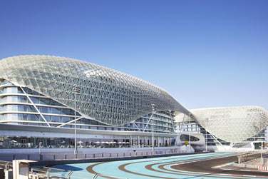 Bienvenue  l'htel Yas Viceroy  Abu Dhabi ! Situ sur Yas Island, cet htel vous tonnera  plus d'un gard...
