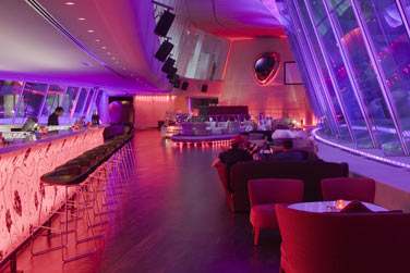 Le bar Rush : tendance sophistique pour ce bar surplombant le circuit de Formule 1.