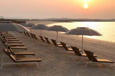 Au sud de Yas Island se trouve Yas Beach, une plage de sable blanc amnage