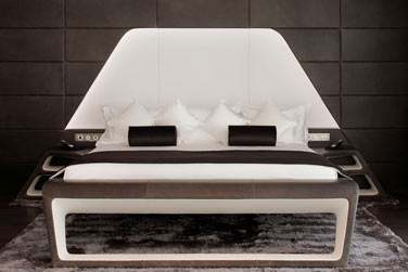 Le lit au dsign original et pur de la Suite Marina