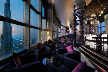 Situ au 63e tage, le restaurant le Nos offre un cadre splendide face  la Burj Khalifa pour dner