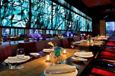 La salle du restaurant Eauzone  l'atmosphre tamise