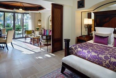 Junior Suite avec le coin salon ouvert sur la terrasse...