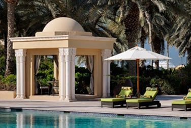 La piscine de l'htel o vous pourrez vous dtendre en toute tranquillit