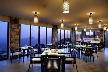 Le restaurant Misfat pour dguster des spcialits locales