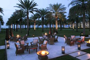 La terrasse du Lobby lounge, face  la trs jolie palmeraie...