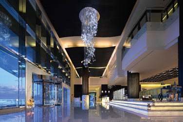 Le Lobby de l'htel est immense !