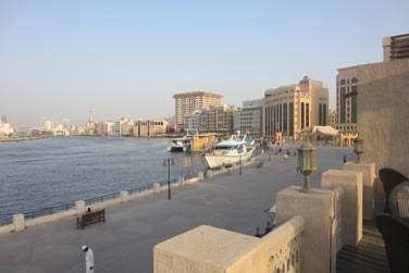 Situ au bord de la crique, la vue est splendide !