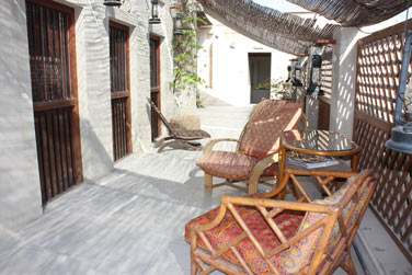 A l'tage de la cour intrieure principale se trouvent 3 chambres dotes d'une trs belle terrasse