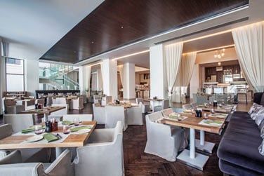 La salle intrieure du restaurant principal 3in1 pour tous vos repas