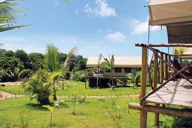 Otentic est situ prs de Trou d'Eau Douce sur la cte est de l'le Maurice