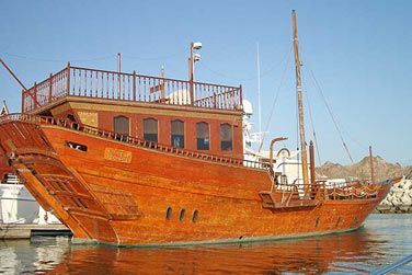 Profitez d'une croisire au coucher du soleil  bord d'un 'dhow', navire de commerce traditionnel arabe