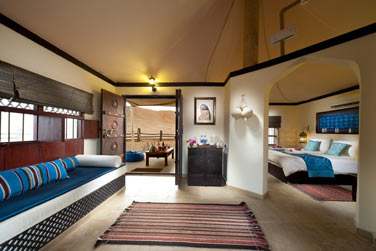 Le spacieux salon donnant sur la chambre dans la Villa 2 chambres