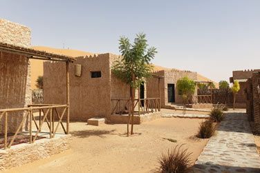 Il se compose de tentes et de chalets de 1 ou 2 chambres chacun avec un mobilier simple et confortable