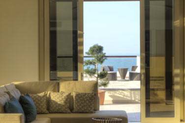 Le salon donnant sur la terrasse de la Suite Park Terrasse