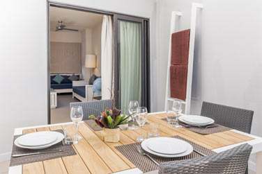 Les appartements 1 chambre disposent d'une grande pice de vie donnant sur une terrasse