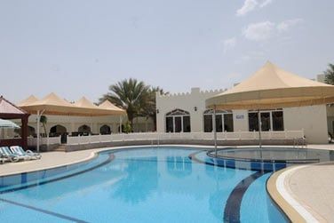 Dtendez-vous au bord de la piscine